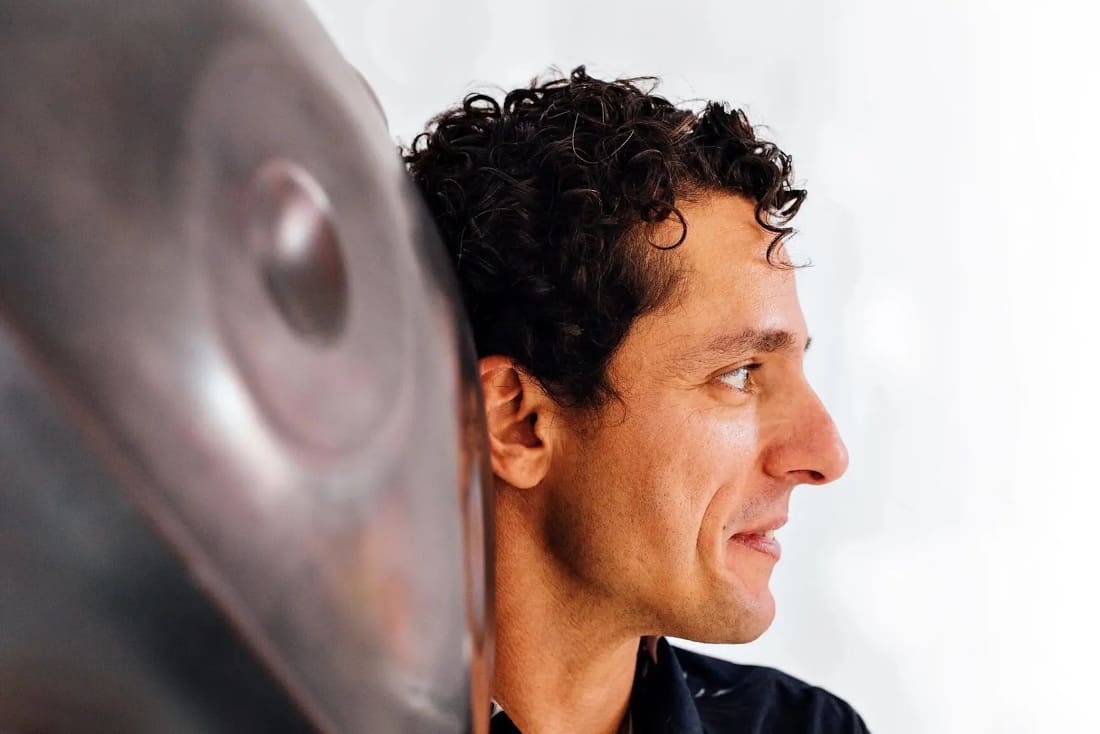 Alexandre Lora : parcours et univers d’un virtuose du handpan