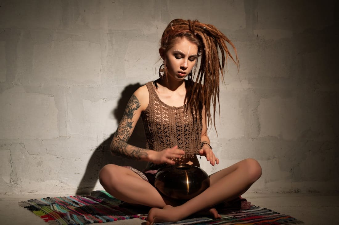 Comment jouer du tongue drum comme un pro ?