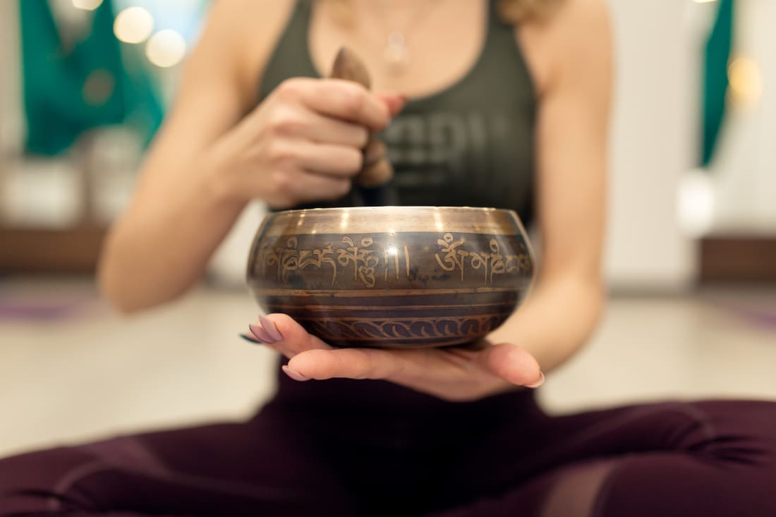 Comment pratiquer le Yoga avec un Bol Tibétain ?