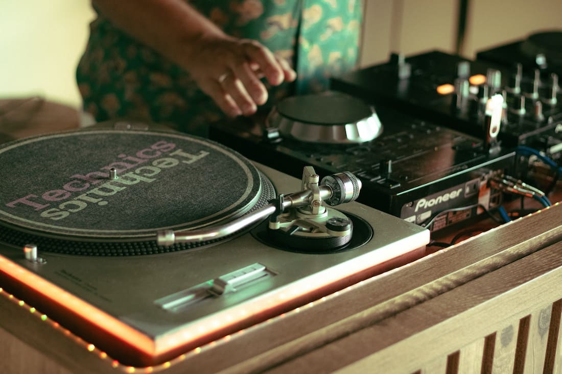 L'univers des DJ : quels instruments utilisent-ils à travers le monde ?