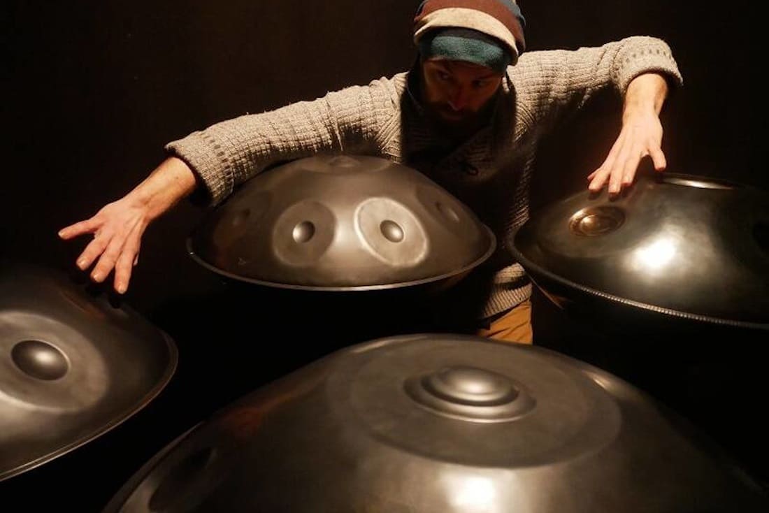 Maël Chauvet : le Handpan en Bretagne, de Brocéliande à la scène