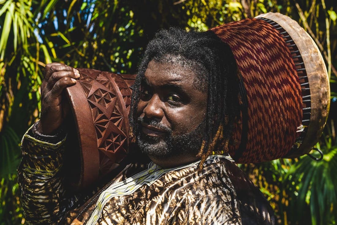 Quel est le rôle du djembé dans la culture africaine ?