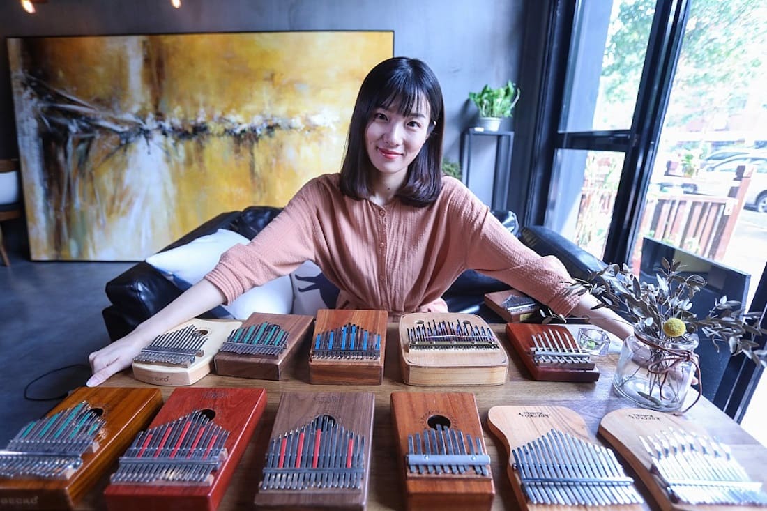 Quels kalimbas utilise April Yang ? Vous saurez tout !