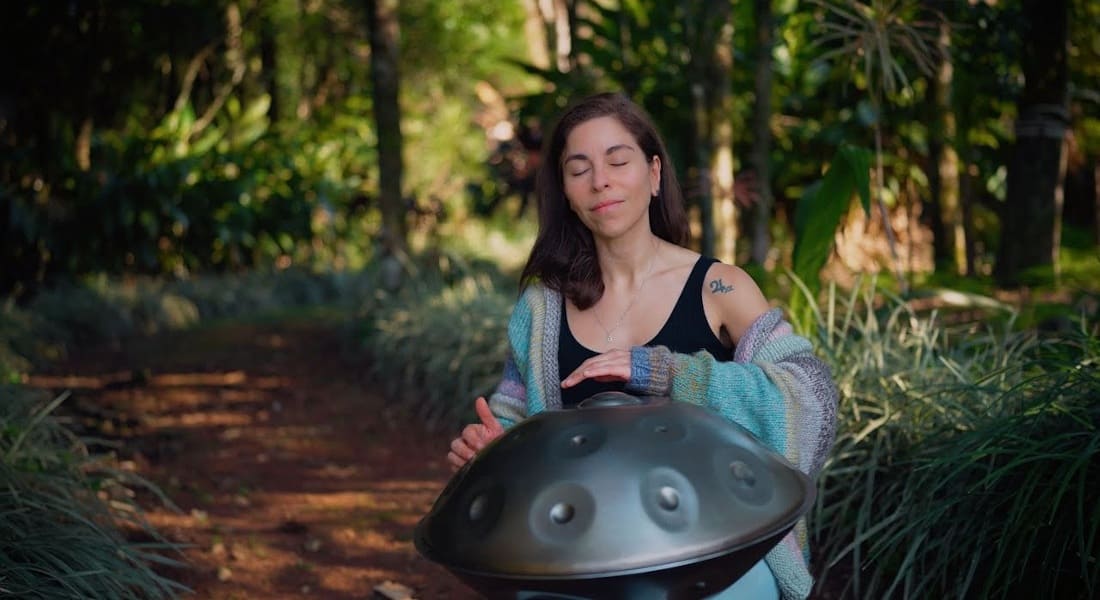 Grace Harteming playing a melody on her handpan