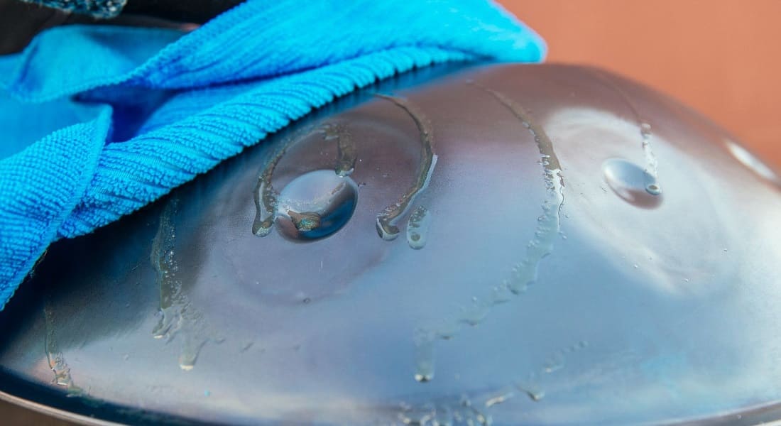 Lubricant on a handpan
