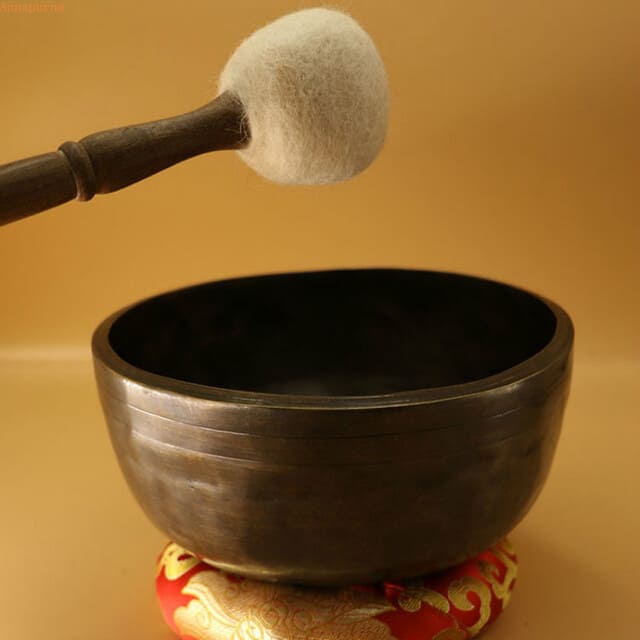 Nepal singing bowl with mallet