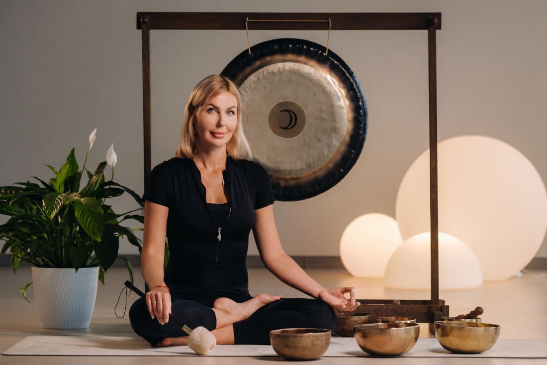 Tibetan singing bowl or gong, which is more effective?