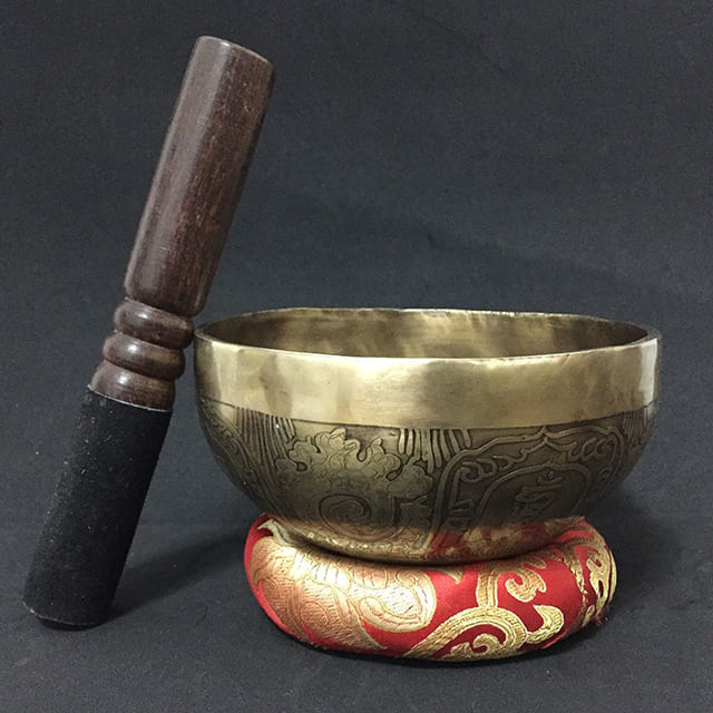 Handmade 7-metal Tibetan singing bowl presentation