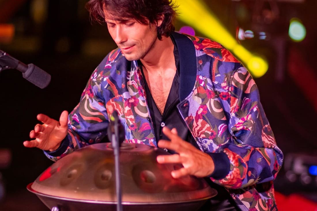 Who is Arthur Pasecinic? Portrait of a Romanian handpan player